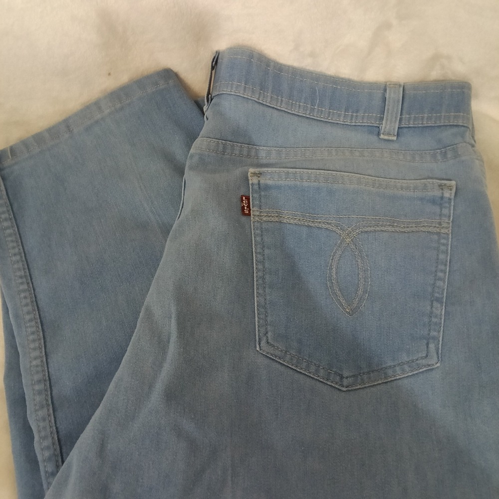 Vtg Levis Action Jeans Mens 40x30 Light Wash Blue Straight Leg Red Tab USA Made